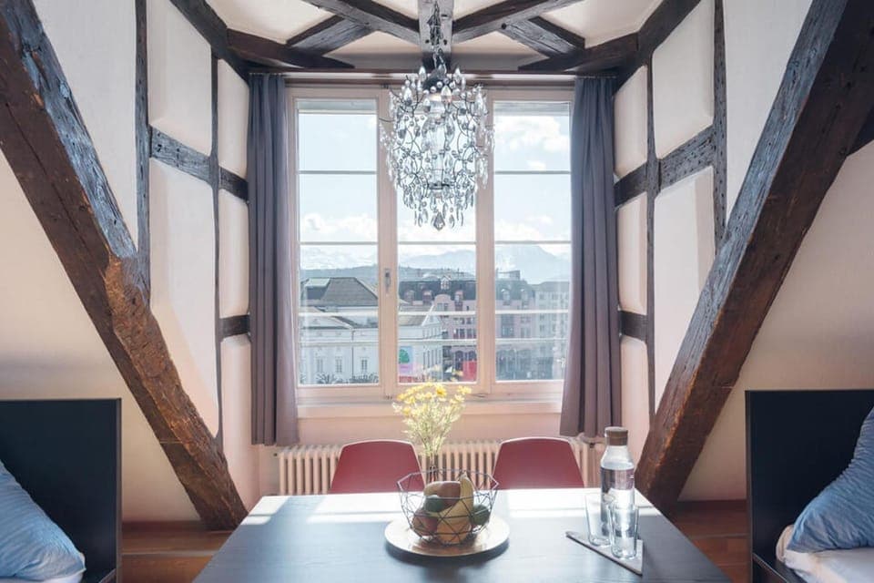 Seating area, Dining area