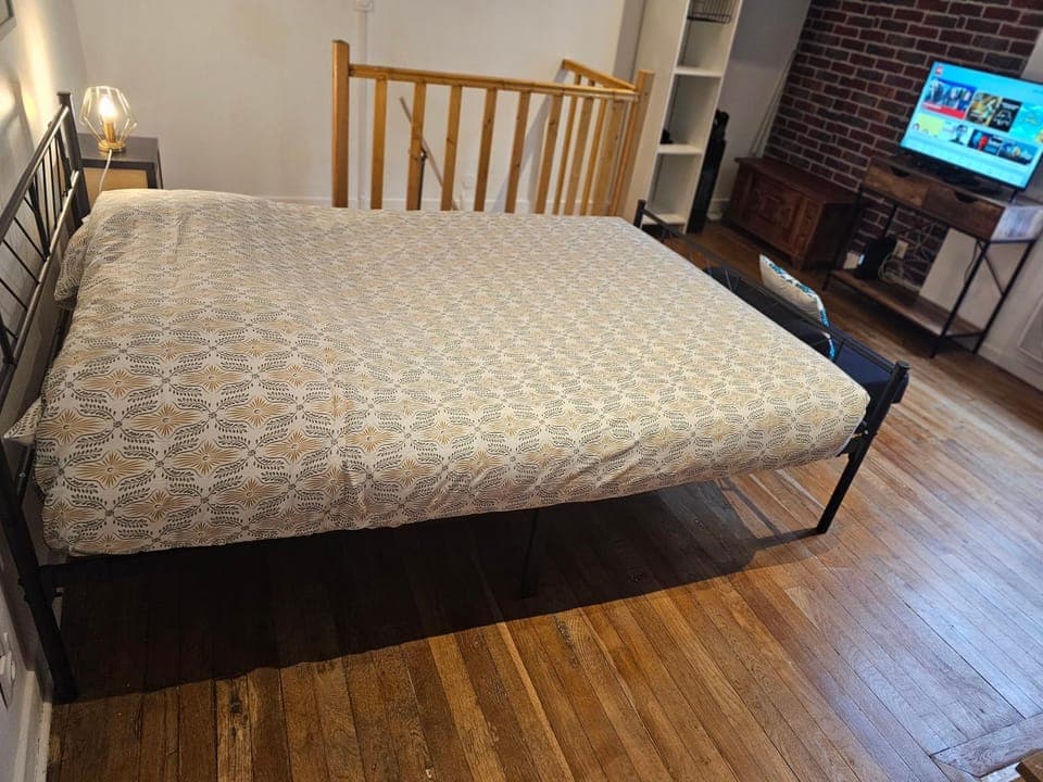 Bed, Photo of the whole room, Bedroom