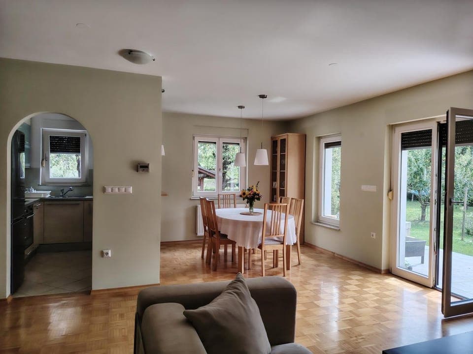 Living room, Seating area, Dining area