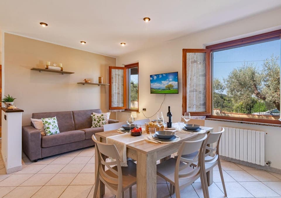 TV and multimedia, Living room, Dining area