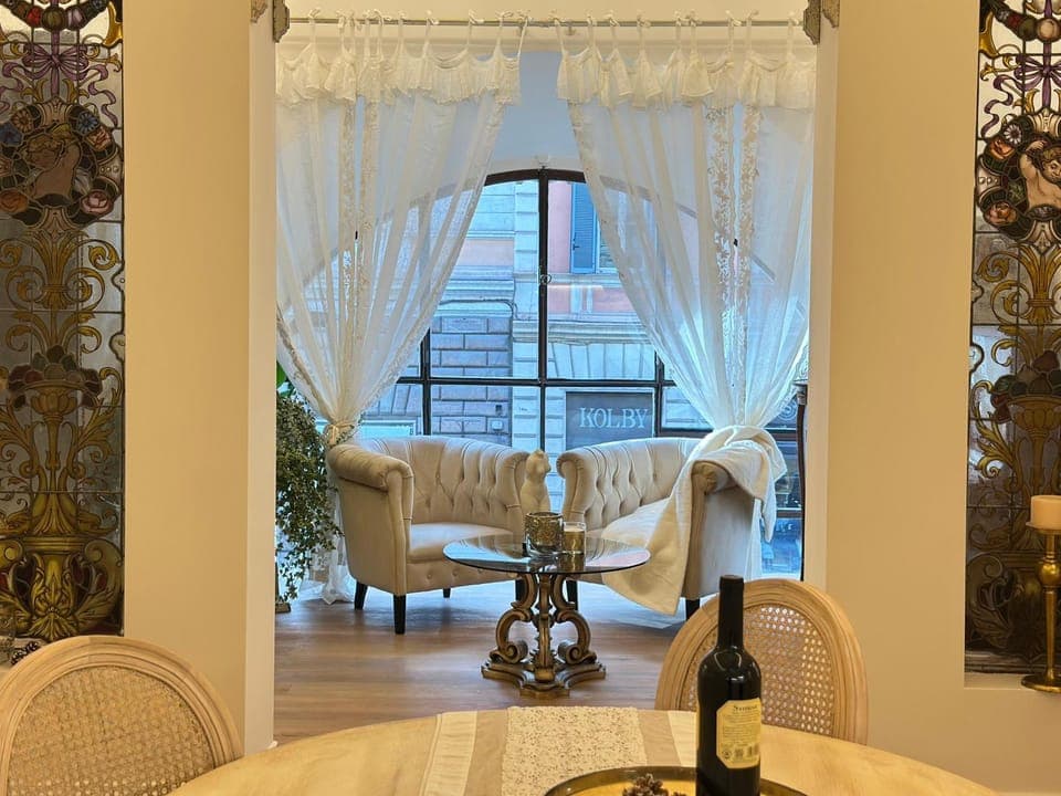 Living room, Seating area