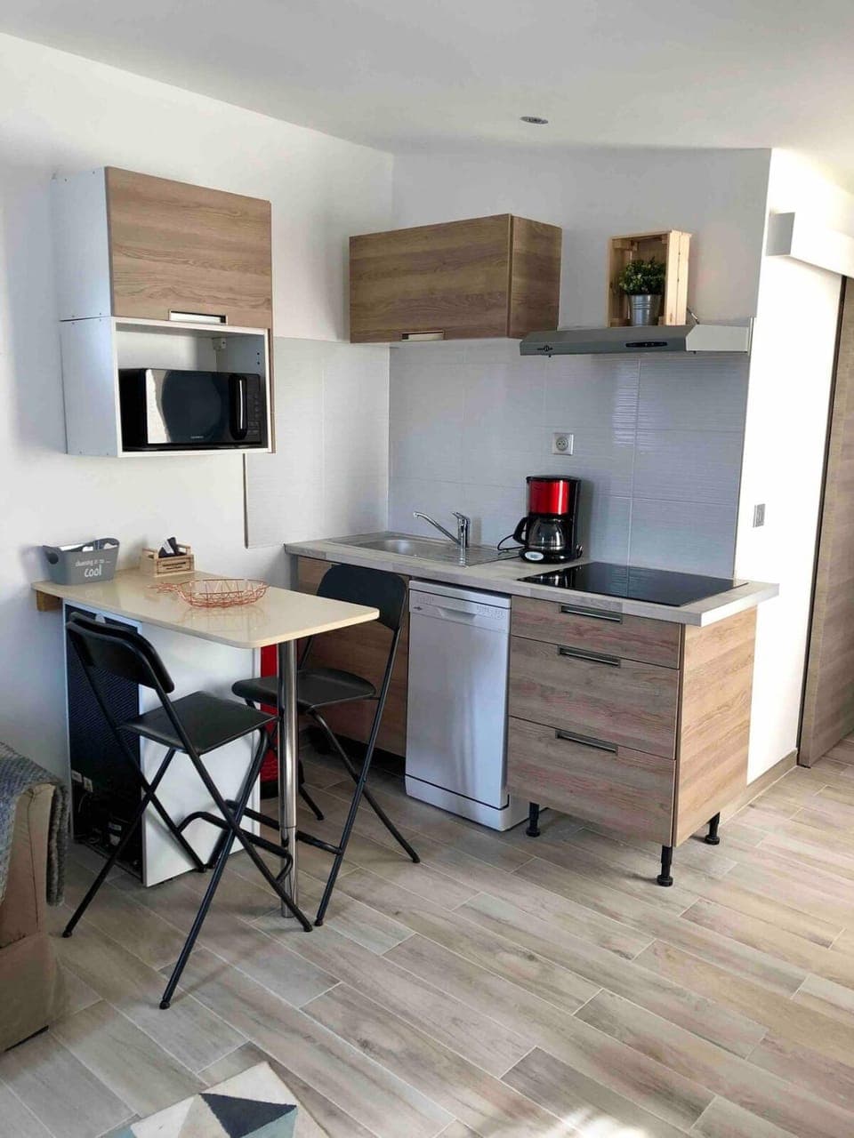 Kitchen or kitchenette