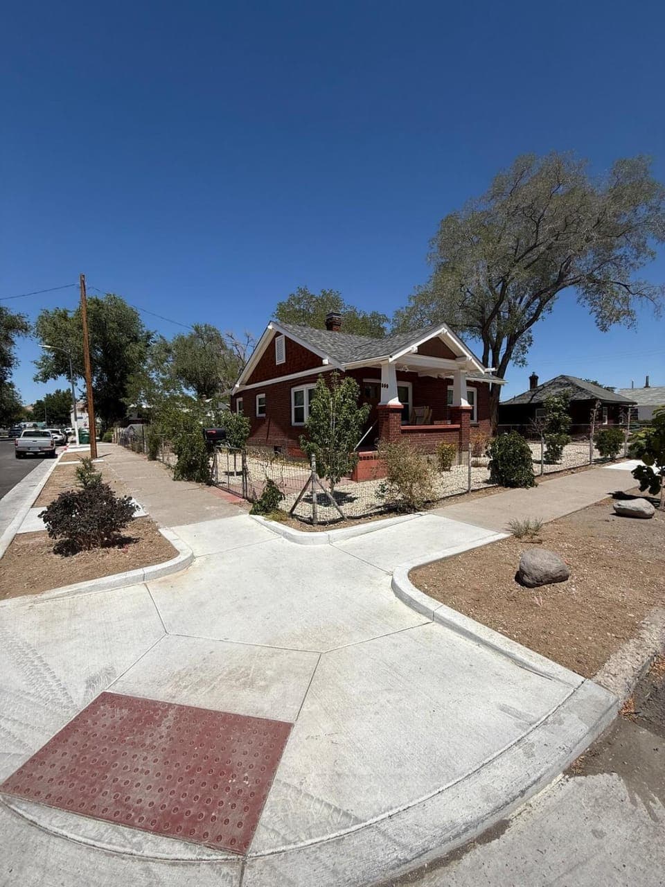 Property building, Day, Neighbourhood, Natural landscape, Street view