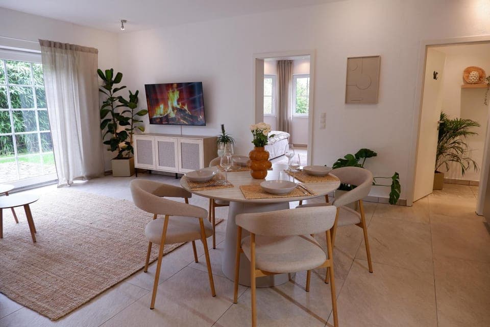 TV and multimedia, Dining area