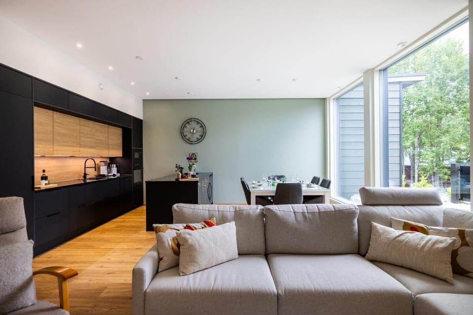 Living room, Seating area, kitchen