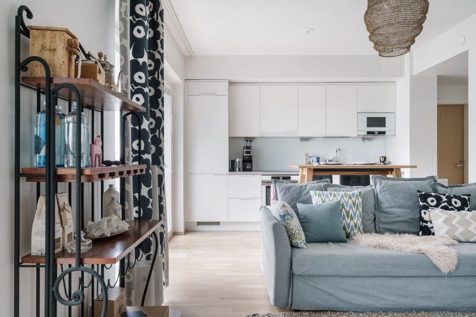 Kitchen or kitchenette, Living room, Seating area, Dining area, stove