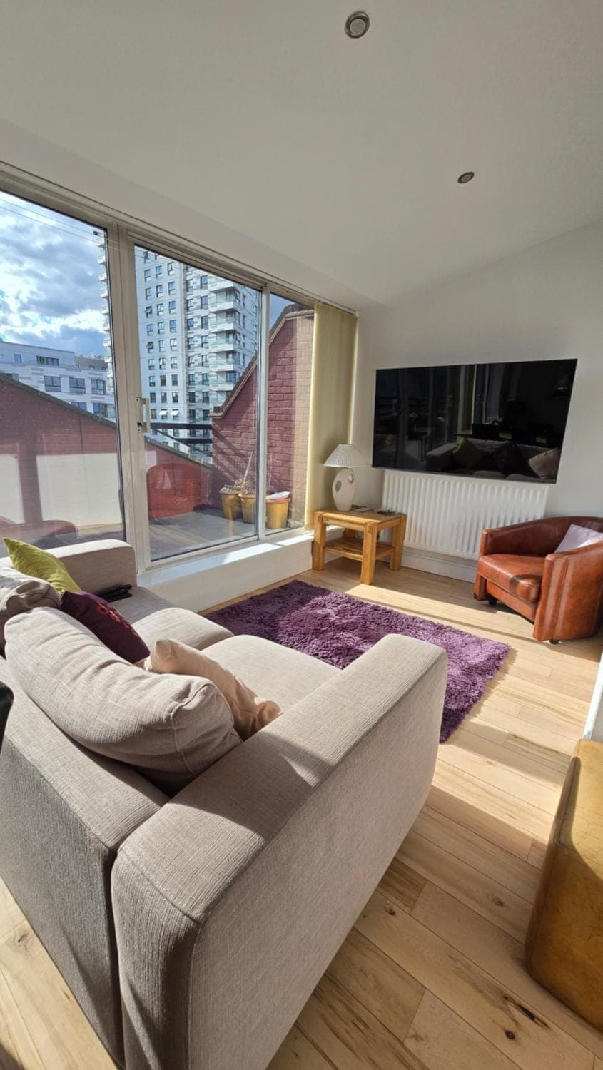 Communal lounge/ TV room