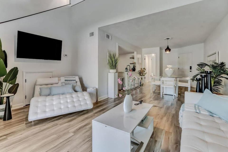 TV and multimedia, Living room, Seating area