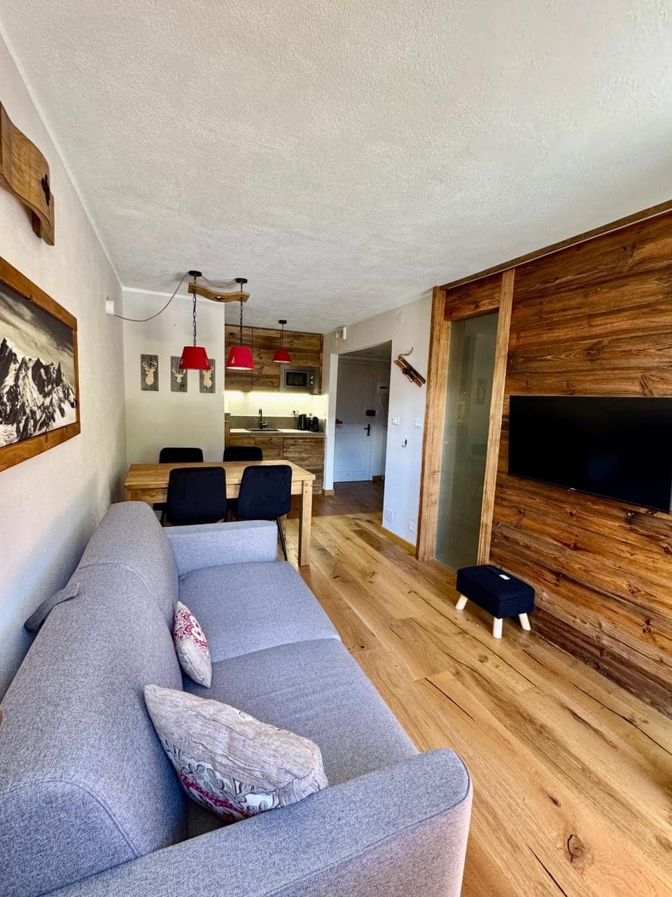 Living room, Dining area