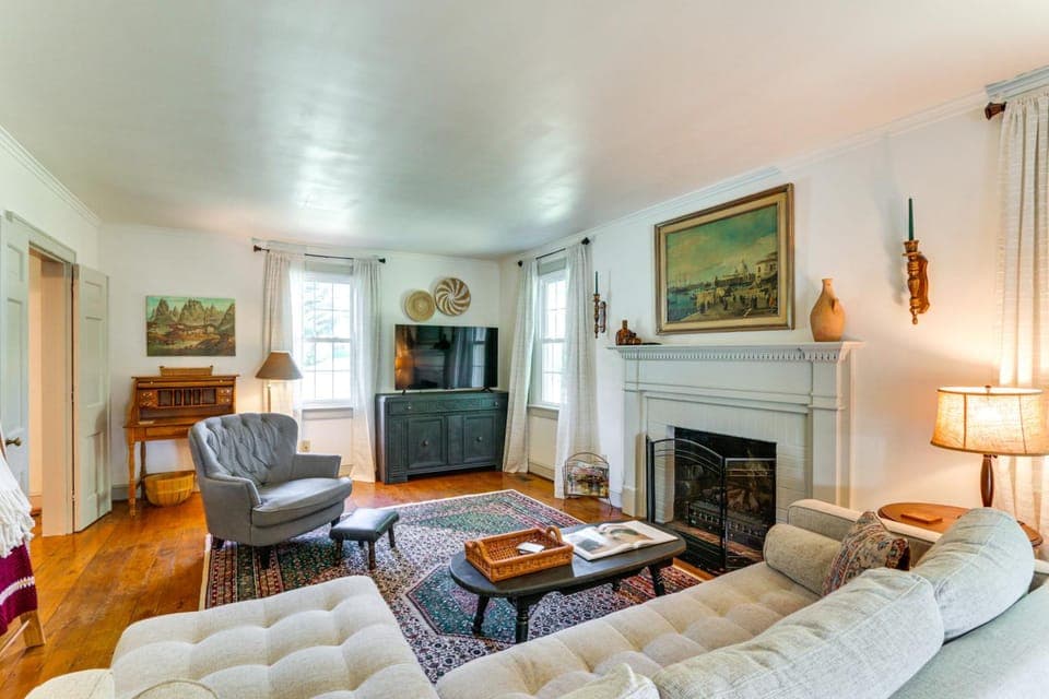 Walkable Location Historic Home in Charles Town! House in Charles Town