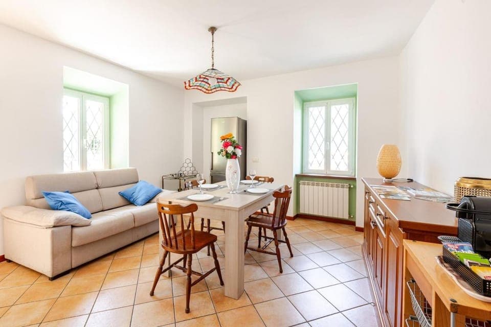 Living room, Dining area