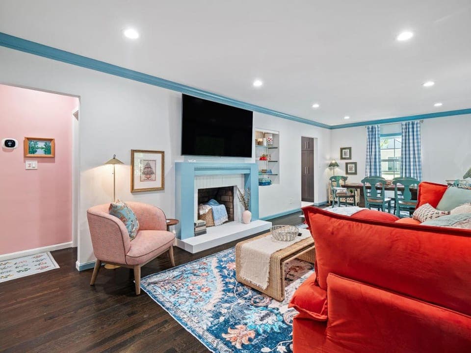 TV and multimedia, Living room, Seating area