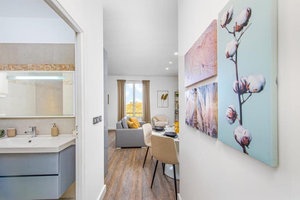 Kitchen or kitchenette, Living room, Dining area