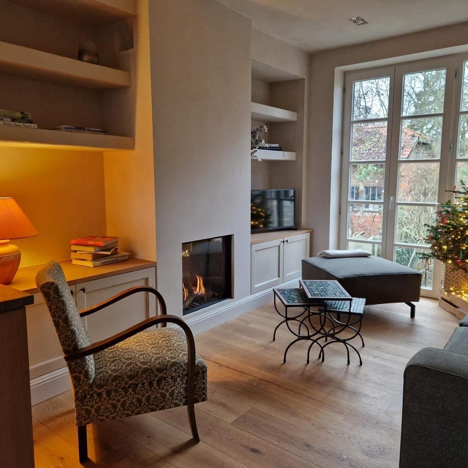 Living room, Seating area, pet friendly