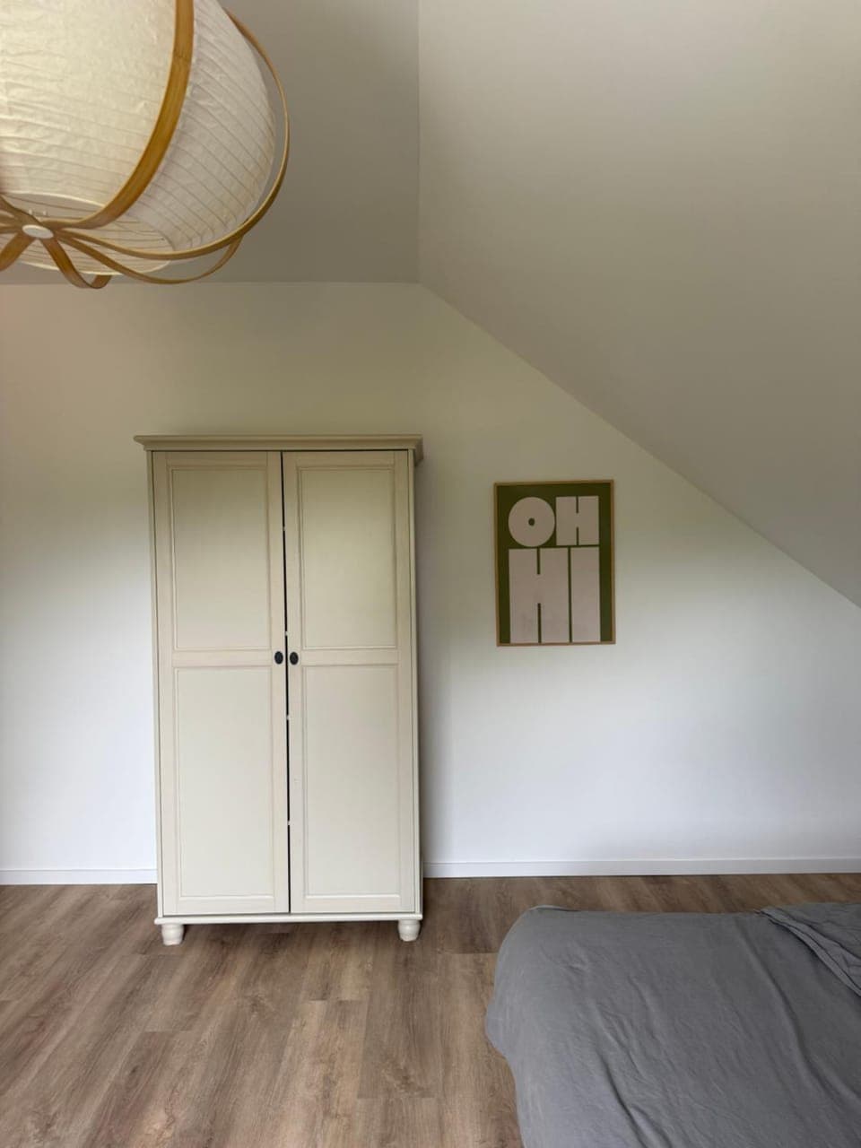 Photo of the whole room, Bedroom