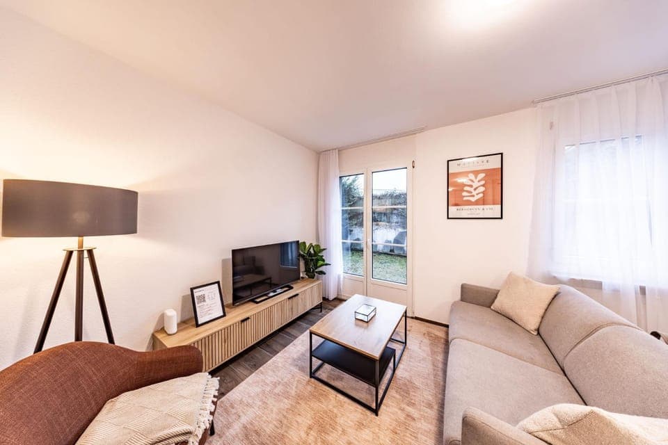 TV and multimedia, View (from property/room), Living room, Seating area