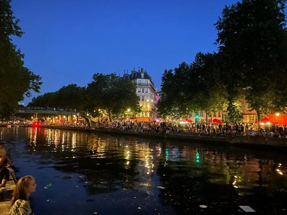 Evening entertainment, Lake view, River view, Location