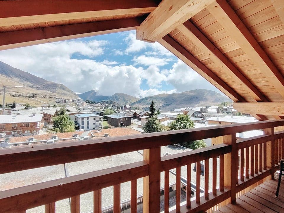 View (from property/room), Balcony/Terrace, Mountain view