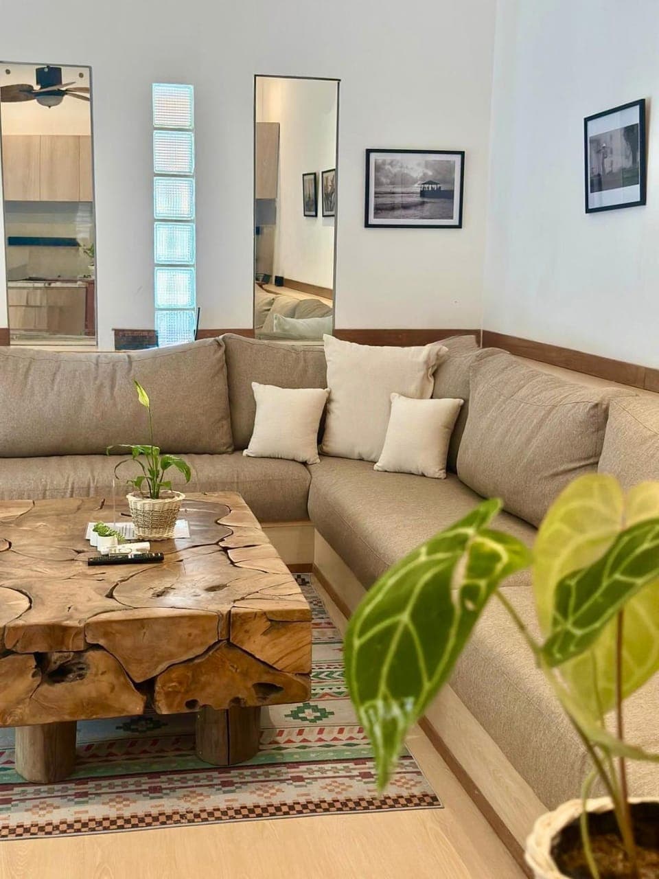 Living room, Seating area