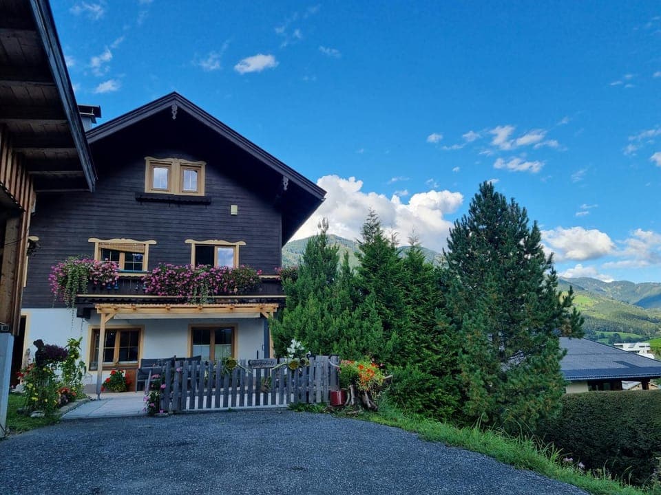 Property building, Facade/entrance, Off site