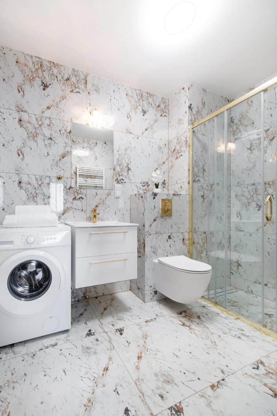 Shower, Toilet, Bathroom, towels