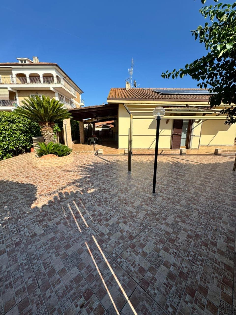 Property building, Patio, Day