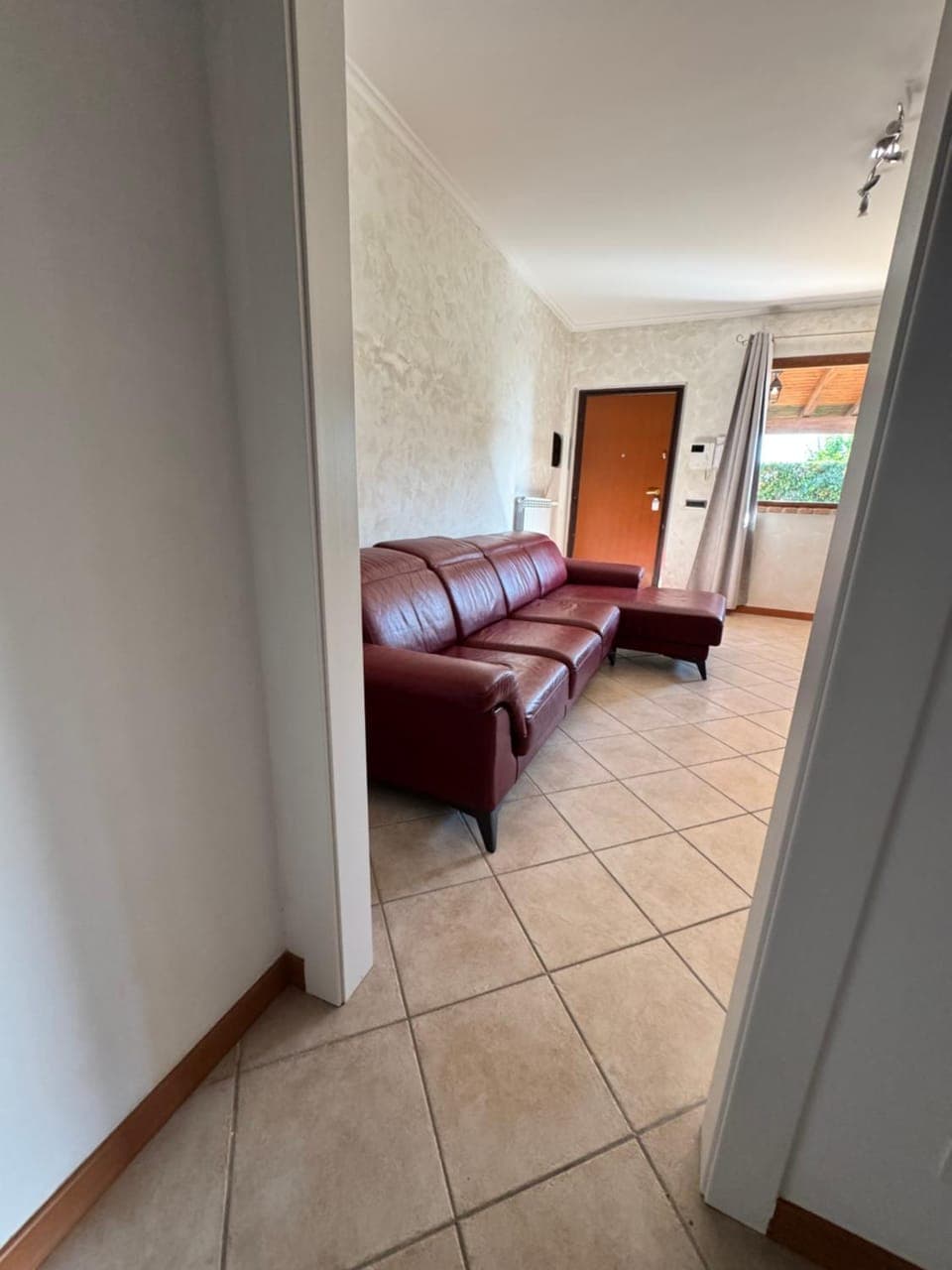 Living room, Photo of the whole room