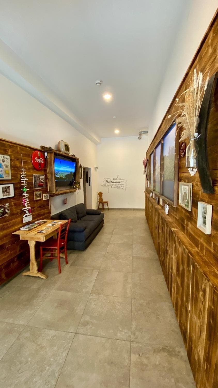 Facade/entrance, elevator