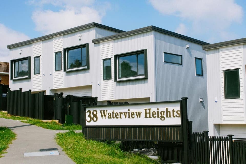 Property building, Day, Street view