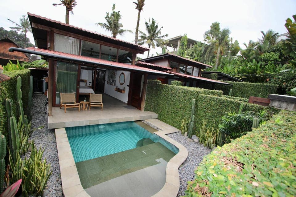 Property building, Garden view, Pool view, Swimming pool