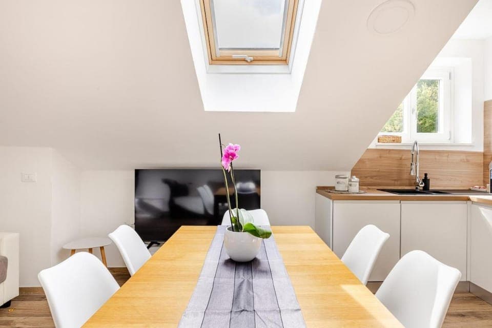 TV and multimedia, Kitchen or kitchenette, Living room, Seating area, Dining area, Evening entertainment