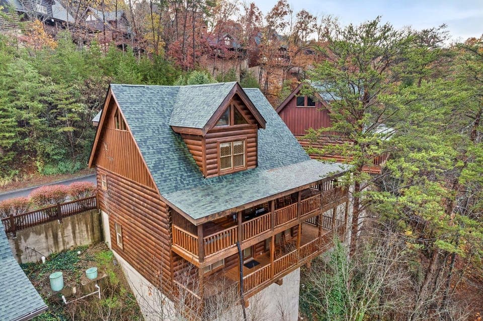 Spacious Mountain Cabin Perfect for Relaxing Cabin in Pigeon Forge