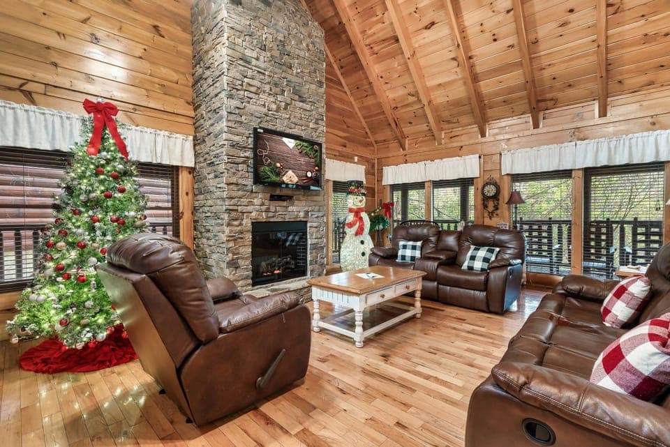 Spacious Mountain Cabin Perfect for Relaxing Cabin in Pigeon Forge