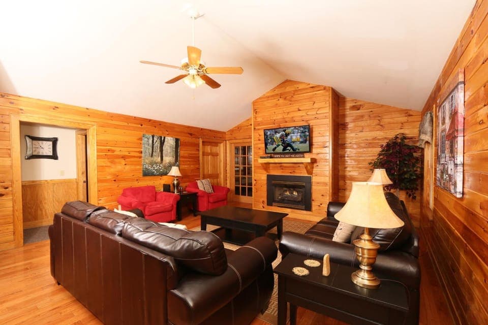 Unique Chalet for your memorable Mountain Getaway Chalet in Pigeon Forge