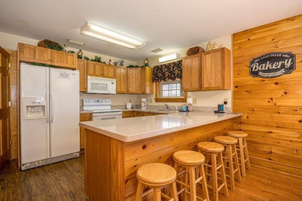 This Condo has everything you need for your Mountain Retreat Apartment in Pigeon Forge