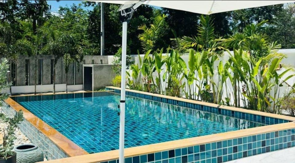 Garden, Swimming pool
