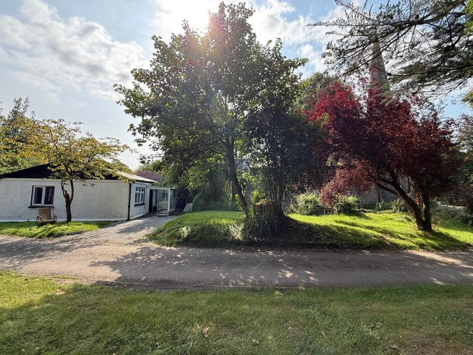 Property building, Natural landscape, Garden, Garden view