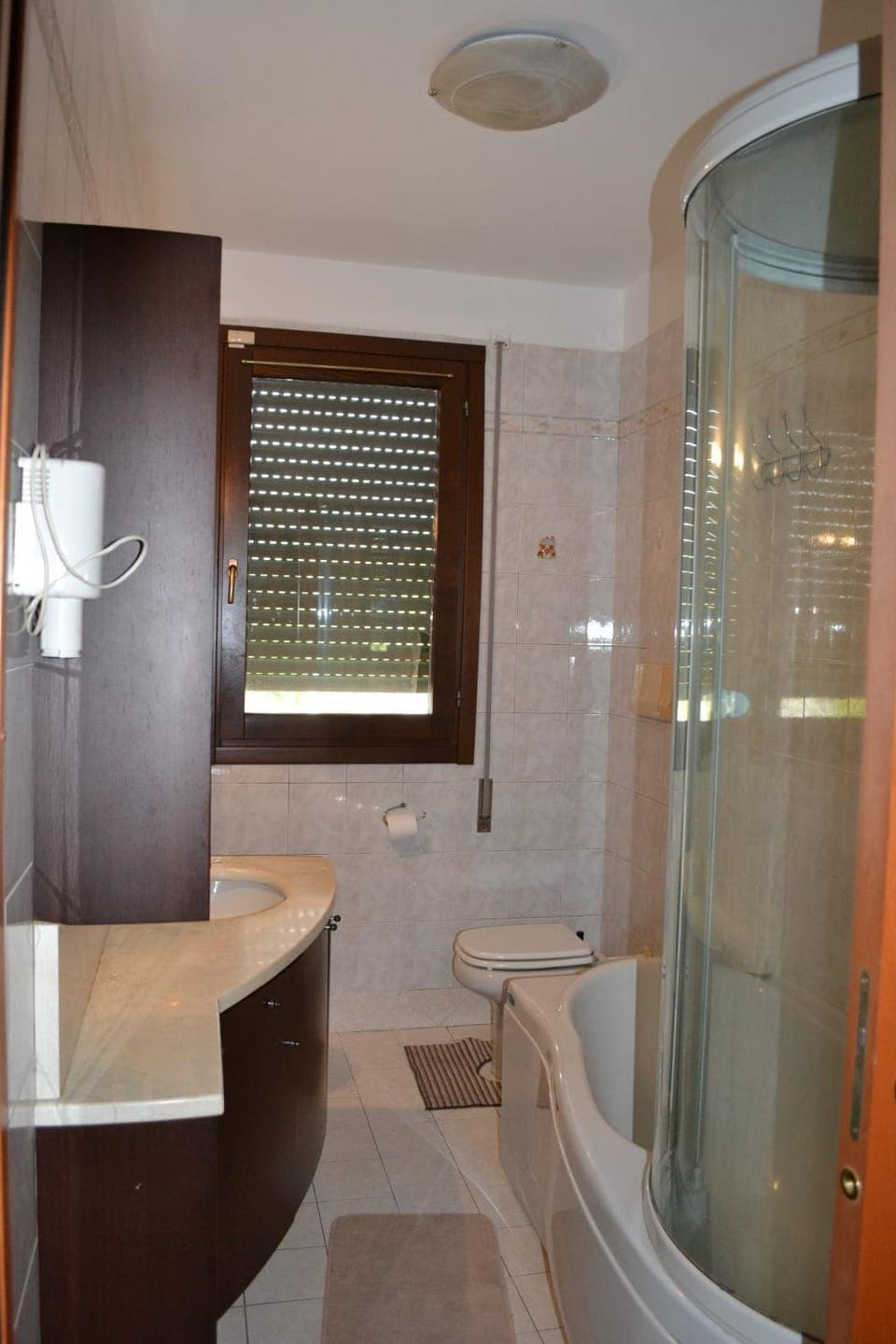 Shower, Toilet, Bathroom, Bath, towels