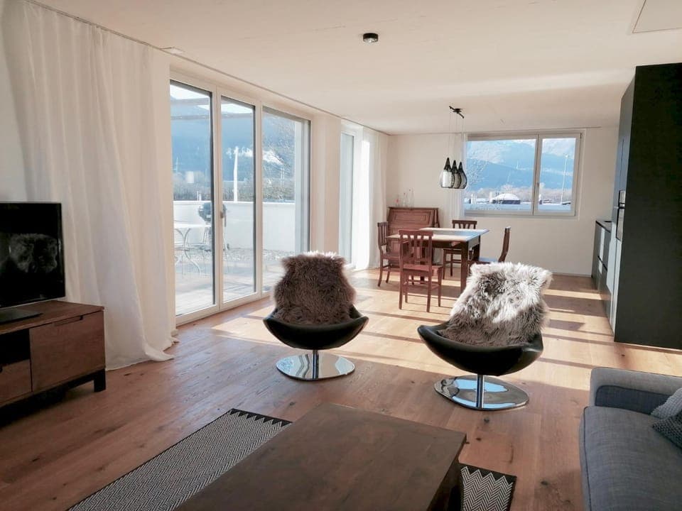 Living room, Dining area