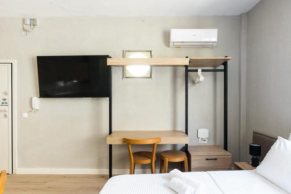 Bed, TV and multimedia, wardrobe, air conditioner