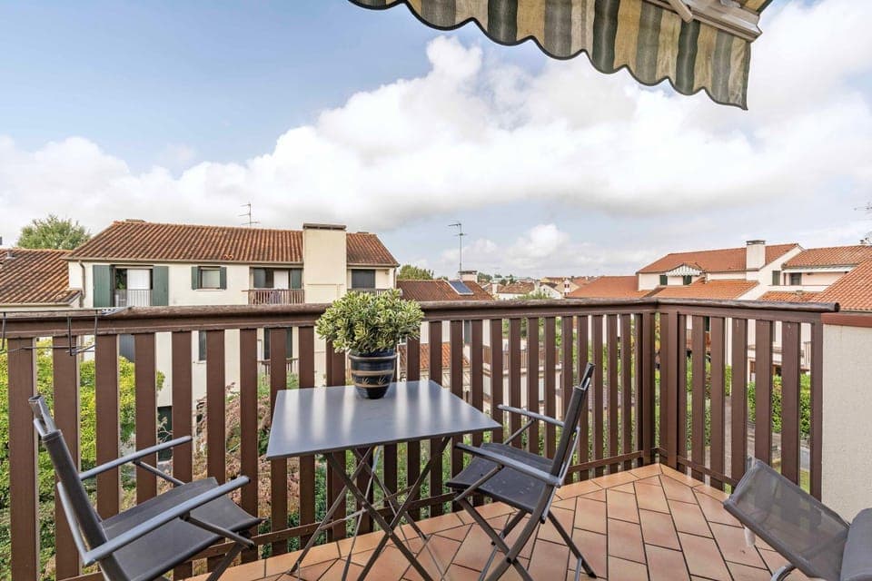 Property building, Balcony/Terrace