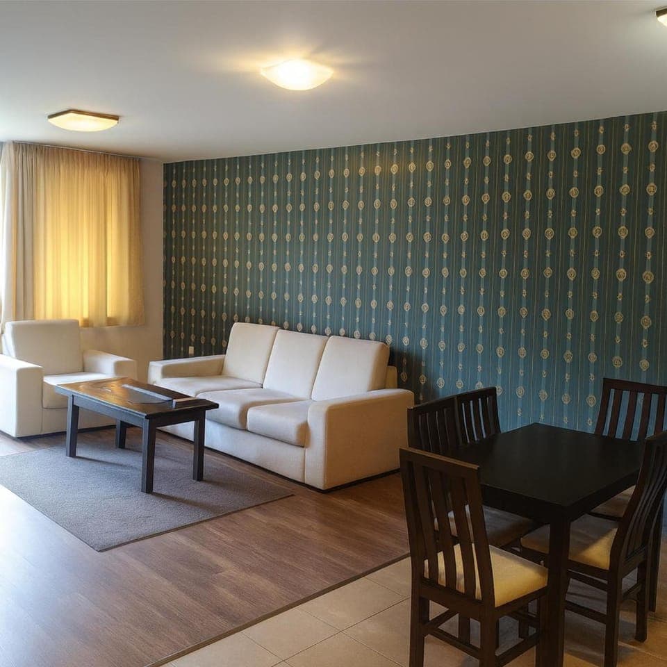 TV and multimedia, Balcony/Terrace, Living room