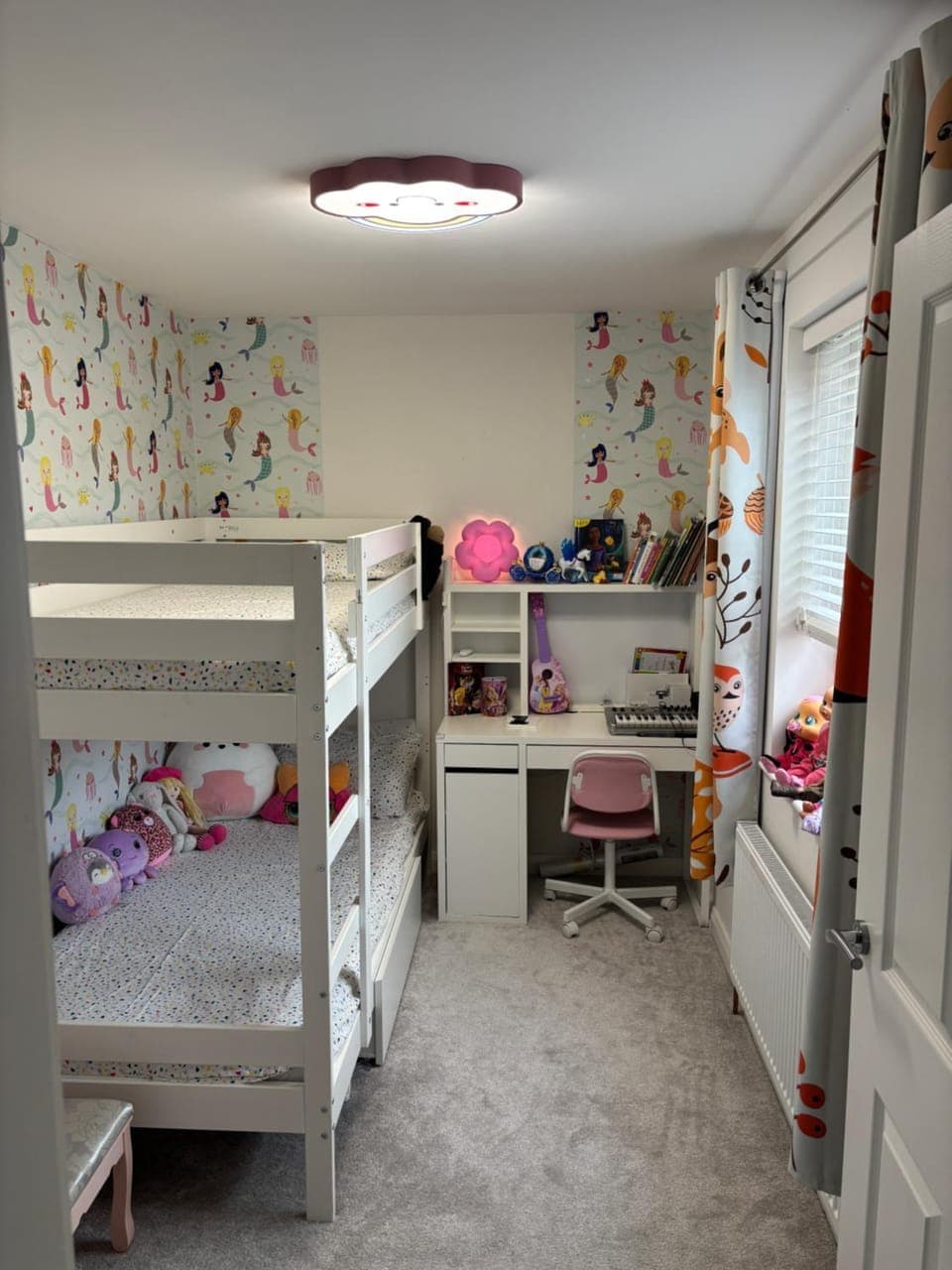 Bed, Photo of the whole room, Bedroom, bunk bed, wardrobe