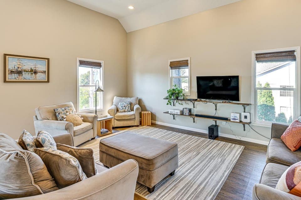 Lake Max Family Penthouse: Walk to Academy House in Culver