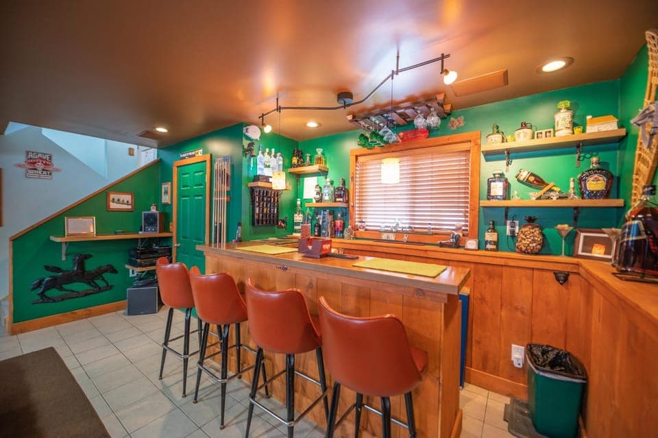 Lounge or bar