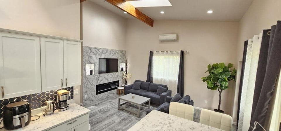 Living room, Seating area, air conditioner