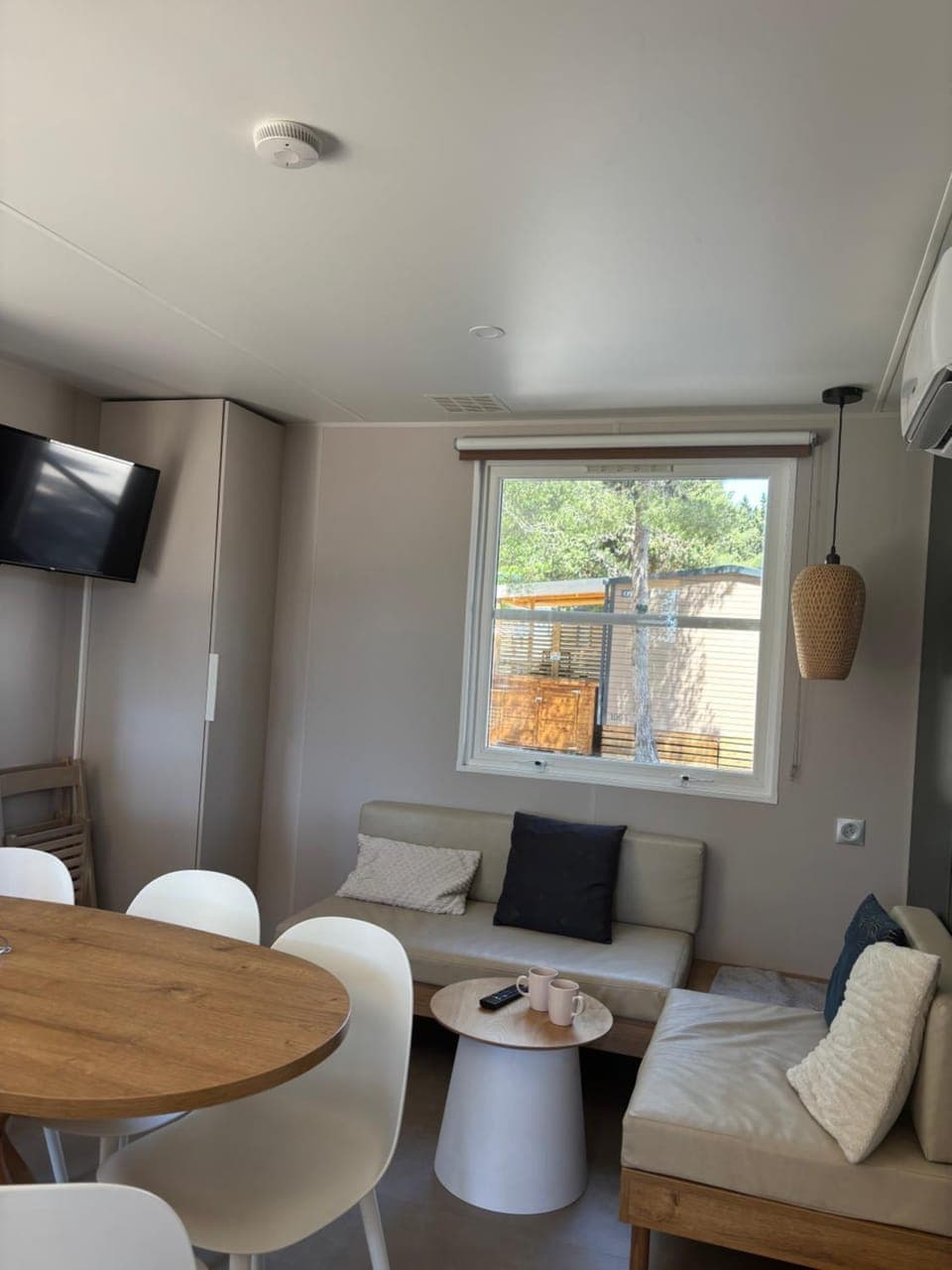 TV and multimedia, Living room, Seating area