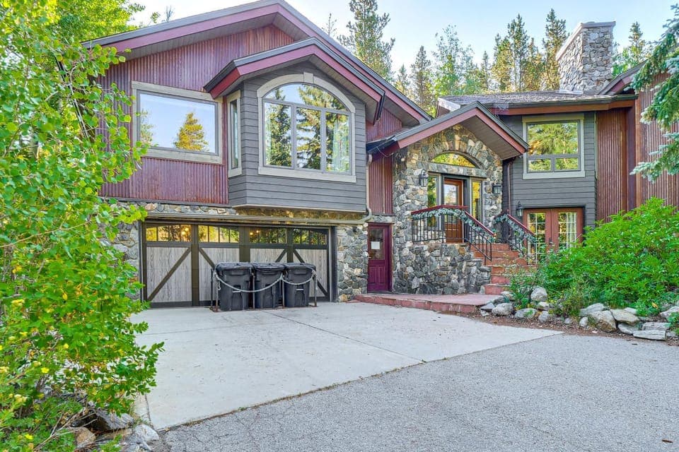 Steps to Ski Shuttle Breckenridge Home with Hot Tub House in Breckenridge