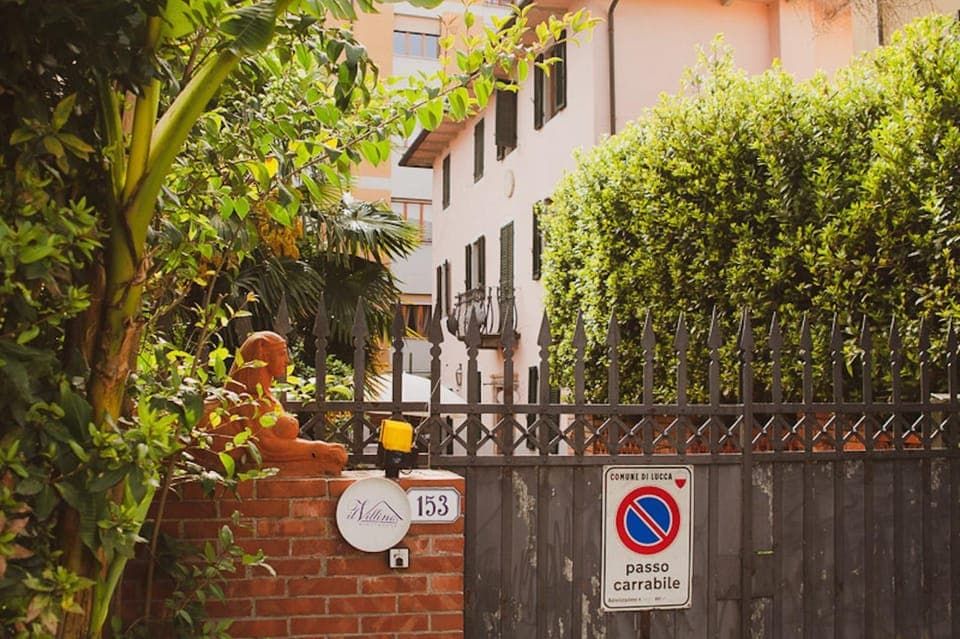 Property building, Facade/entrance