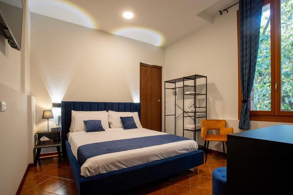 Bed, Bedroom, Quiet street view, wardrobe